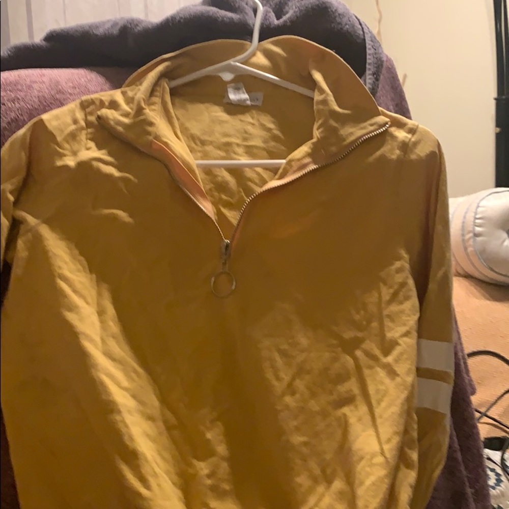 Zippered Tshirt